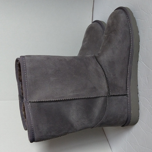 Gray fur mid calf suede boots size 11 - Picture 6 of 8